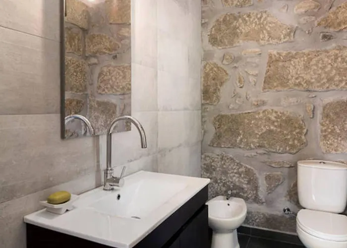 Semesterbostad Grosses Renoviertes In By Interhome Tondela